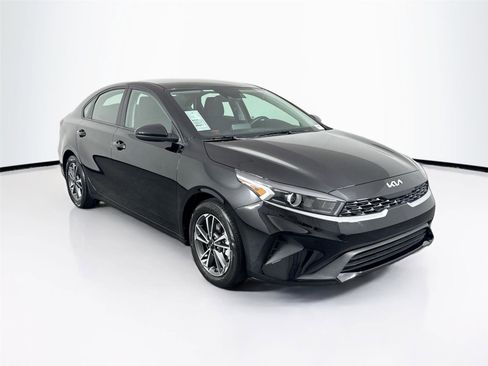 Used 2024 Kia Forte LXS image 4