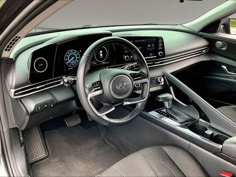 Used 2021 Hyundai Elantra SEL w/ Convenience Package image 16