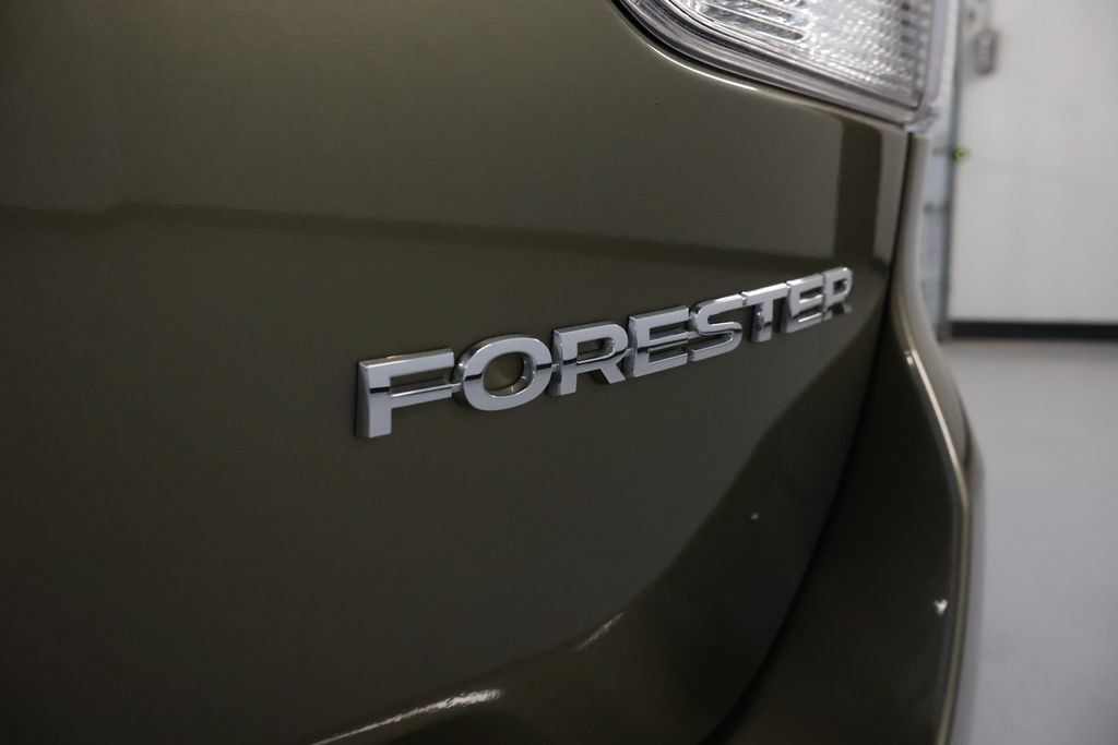 Used 2023 Subaru Forester Premium AWD/4WD image 11