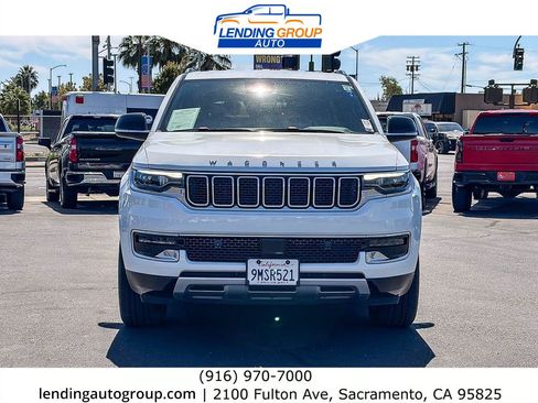 Used 2024 Jeep Wagoneer Series II w/ Flexible Seating Group RWD image 6