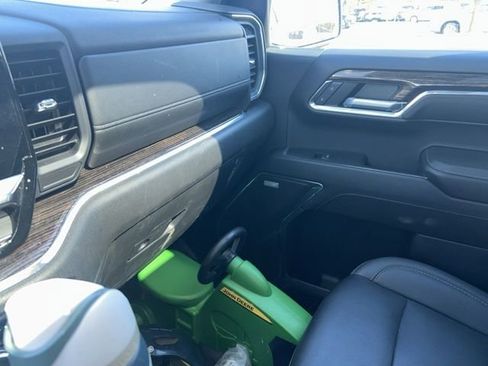 Used 2024 GMC Sierra 1500 Elevation w/ Elevation Premium Package image 5