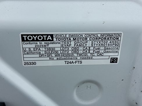 Used 2025 Toyota 4Runner SR5 AWD/4WD image 20