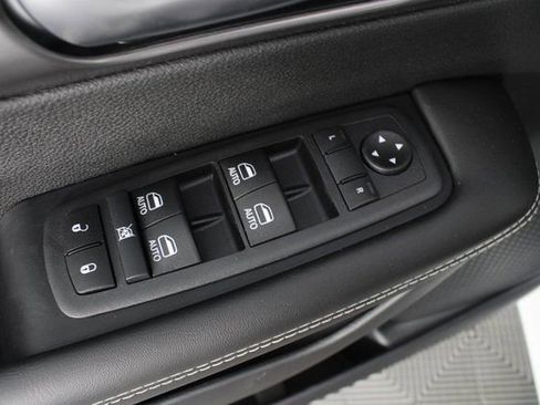 New 2026 Chrysler Pacifica Select image 16