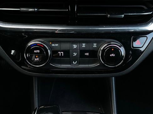 Used 2025 Buick Envista Sport Touring image 26