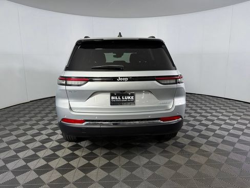 Used 2024 Jeep Grand Cherokee Laredo X RWD image 7
