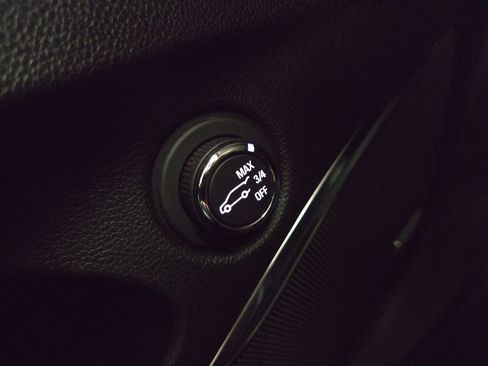 Certified 2023 Buick Enclave Essence image 34