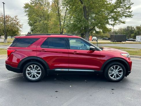 Used 2020 Ford Explorer XLT w/ Equipment Group 202A image 7