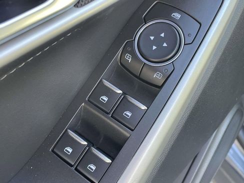 Used 2023 Ford Explorer XLT w/ Equipment Group 202A image 6