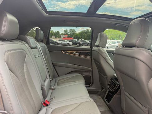 Used 2021 Lincoln Nautilus Reserve FWD image 21