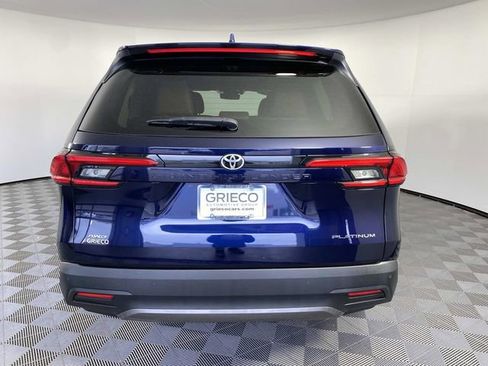 Used 2024 Toyota Grand Highlander AWD image 7