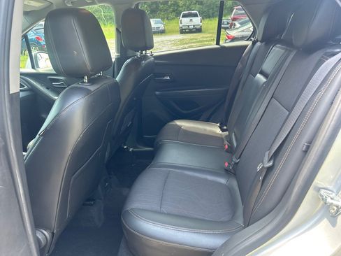 Used 2018 Chevrolet Trax LT w/ LT Convenience Package FWD image 14