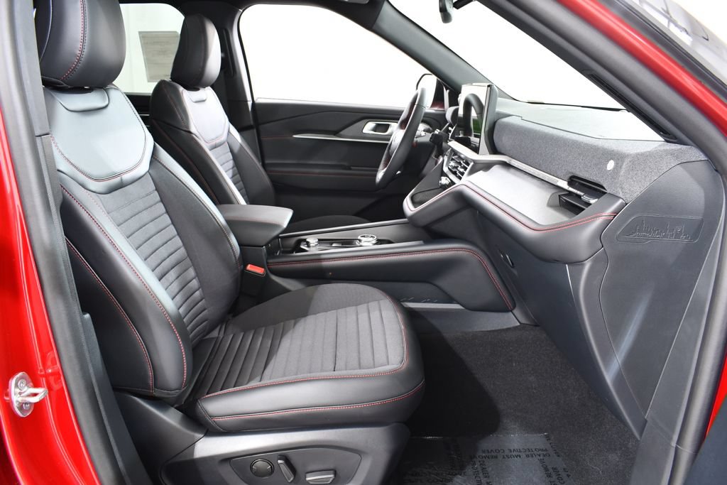 New 2026 Ford Explorer ST-Line w/ ST-Line Street Pack AWD/4WD image 10