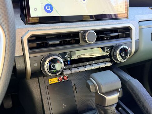 Used 2025 Toyota Tacoma 4x4 Double Cab Hybrid image 49
