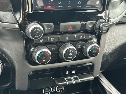 Used 2024 RAM 1500 Laramie image 21