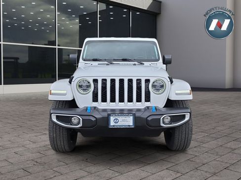 Used 2022 Jeep Wrangler Unlimited Sahara w/ Cold Weather Group AWD/4WD image 8