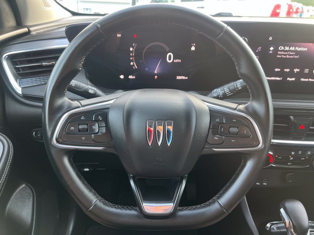 Used 2024 Buick Encore GX Sport Touring FWD image 38
