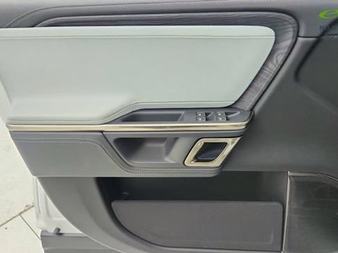 Used 2024 Rivian R1S Adventure AWD/4WD image 39