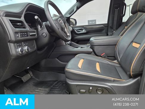 Used 2024 GMC Yukon AT4 w/ Technology Package AWD/4WD image 4