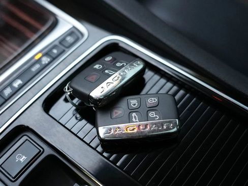 Used 2018 Jaguar F-PACE Prestige image 45