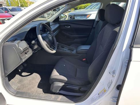 Used 2023 Honda Accord LX image 11