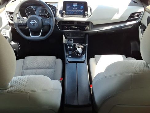 Used 2024 Nissan Rogue SV FWD image 10