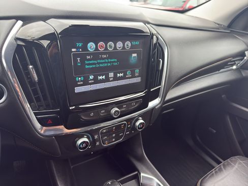 Used 2018 Chevrolet Traverse RS FWD image 21