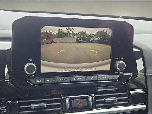 New 2025 Nissan Pathfinder SV image 8