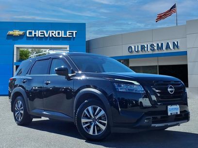 Used 2023 Nissan Pathfinder SL w/ Lighting Package (N92)