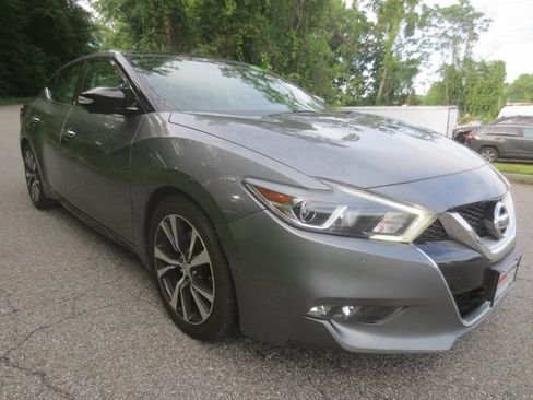 Used 2017 Nissan Maxima Platinum FWD image 2