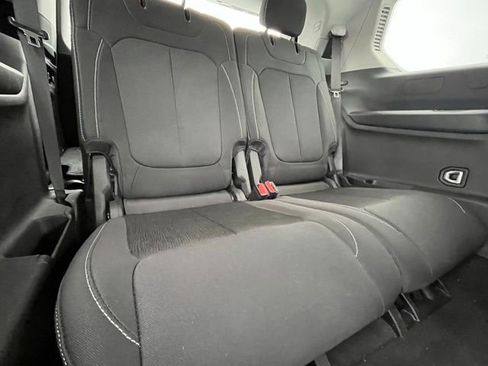 Used 2023 Jeep Grand Cherokee L Laredo AWD/4WD image 29