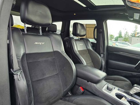Used 2019 Jeep Grand Cherokee SRT image 10