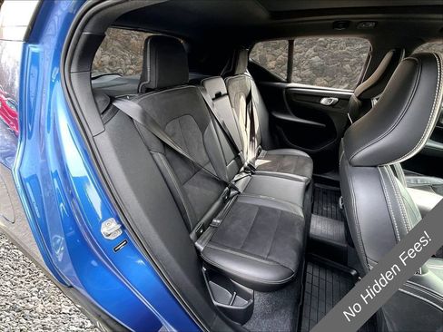 Used 2021 Volvo XC40 T5 R-Design w/ Climate Package AWD/4WD image 24