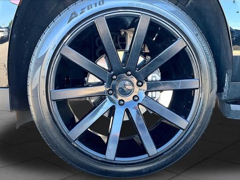 Used 2021 GMC Yukon Denali AWD/4WD image 10