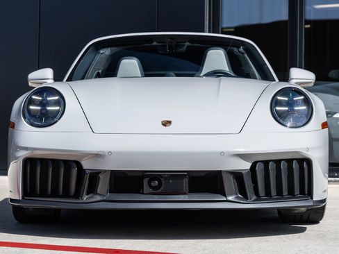 Certified 2025 Porsche 911 Targa 4 GTS AWD/4WD image 8
