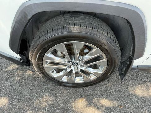 Used 2022 Toyota RAV4 XLE Premium FWD image 43