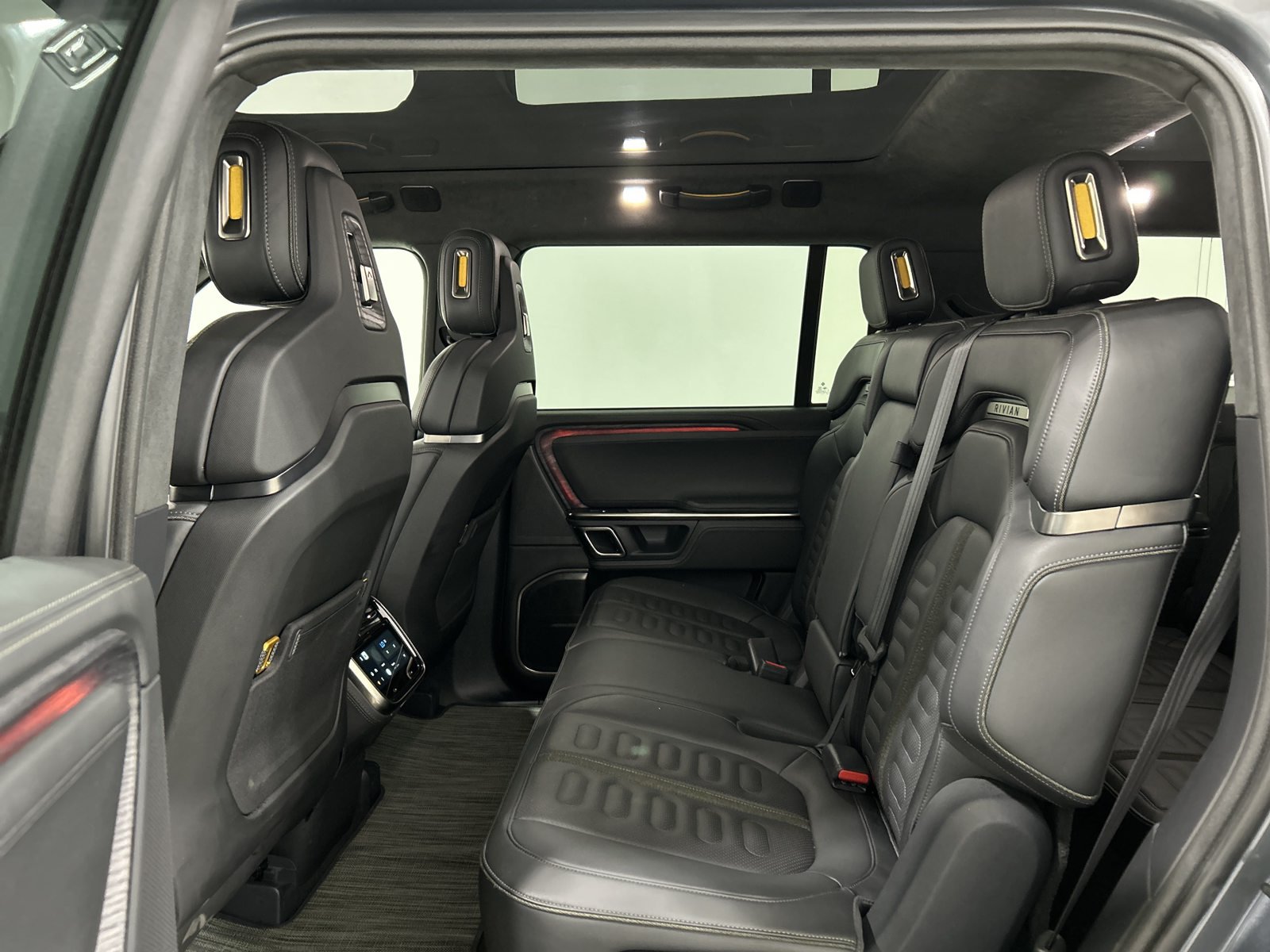 Used 2022 Rivian R1S Launch Edition Quad AWD/4WD image 21