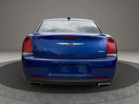 Used 2018 Chrysler 300 Touring w/ Sport Appearance Package image 6