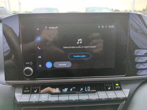 Used 2025 Toyota Camry SE FWD image 19