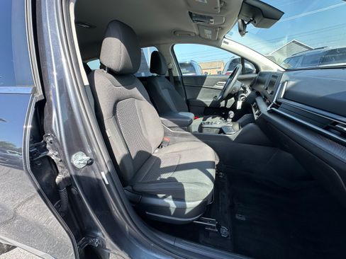 Used 2023 Kia Sportage LX AWD/4WD image 16