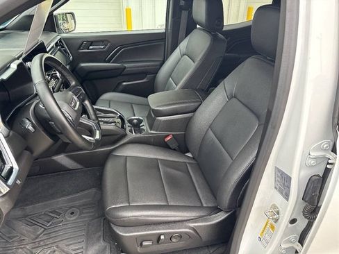 Used 2023 GMC Canyon Elevation w/ Elevation Premium Package AWD/4WD image 4