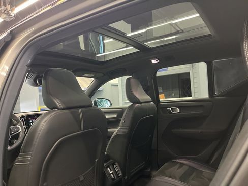 Used 2022 Volvo XC40 T5 R-Design w/ Advanced Package image 27