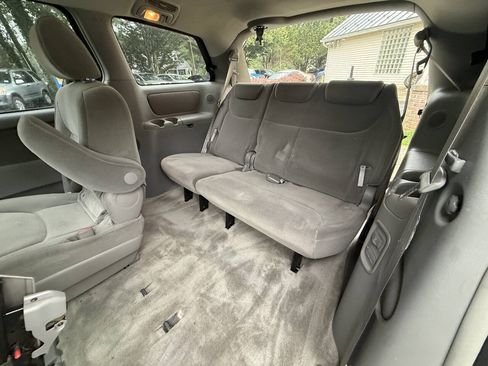 Used 2005 Toyota Sienna LE AWD/4WD image 16