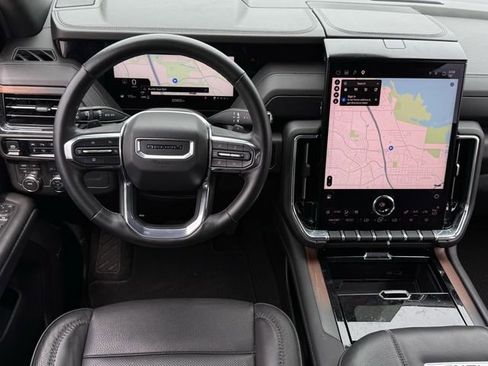 Used 2025 GMC Yukon Denali AWD/4WD image 11