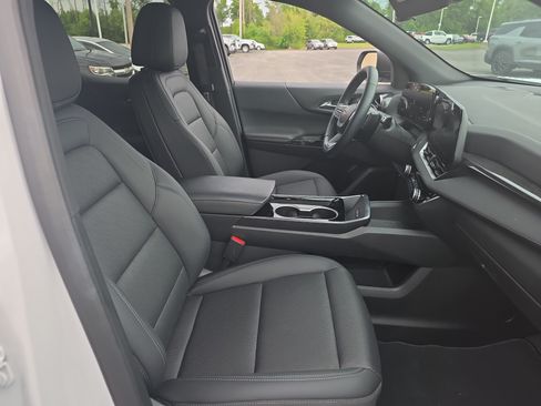 Used 2025 Chevrolet Equinox LT w/ Convenience Package II FWD image 10