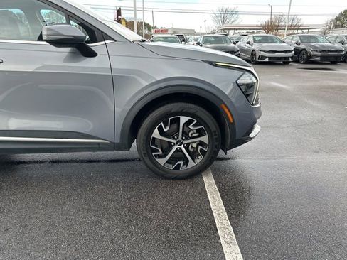 Used 2023 Kia Sportage EX image 18