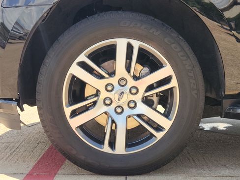 Used 2023 Ford Expedition XLT RWD image 7