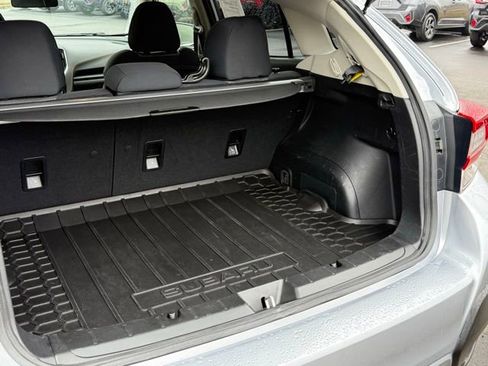 Used 2023 Subaru Crosstrek 2.0i Premium image 5