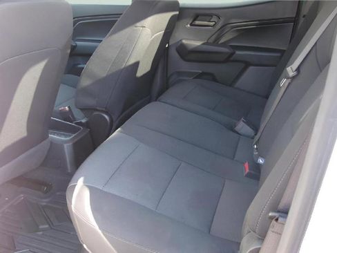 Used 2024 Chevrolet Colorado W/T RWD image 9