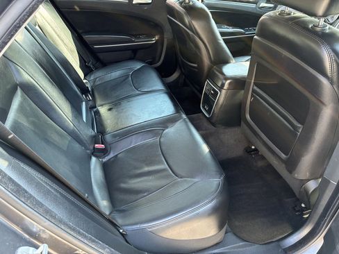 Used 2015 Chrysler 300 Limited image 16