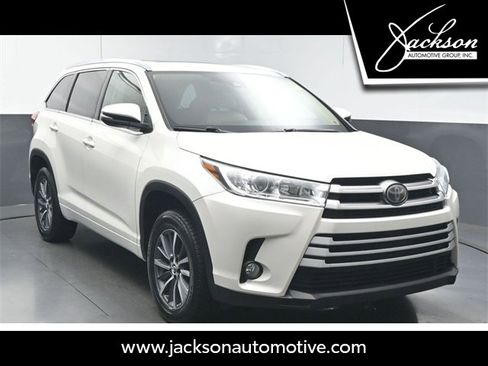 Used 2017 Toyota Highlander XLE image 1